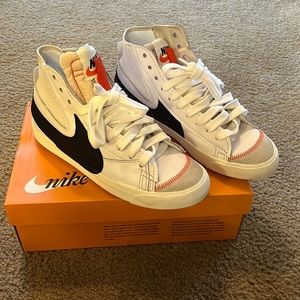 ✔️Nike Blazer Mid 77 🖤